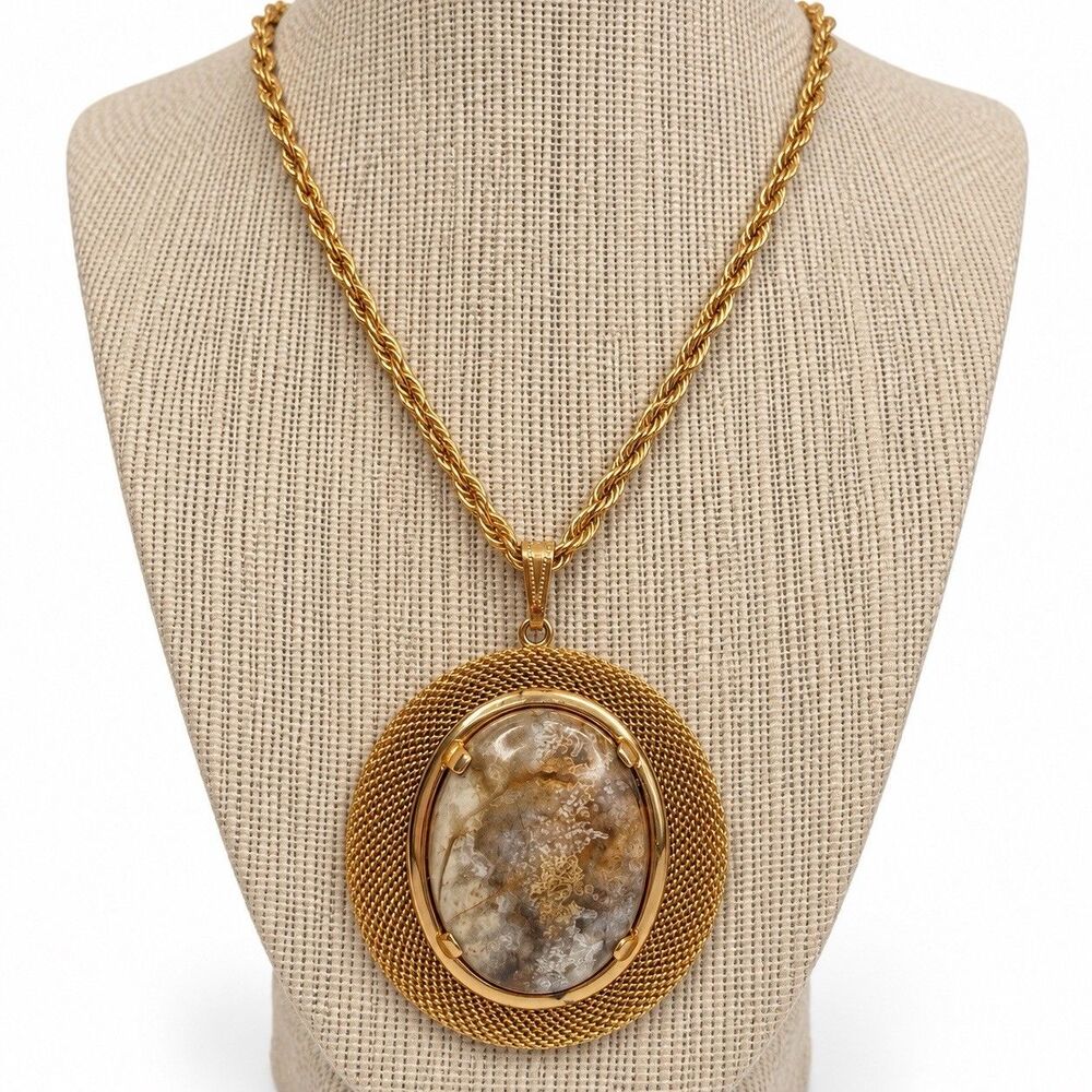 Vintage Gold Tone Rope Chain Large Oval Stone Pendant Statement Necklace Rare